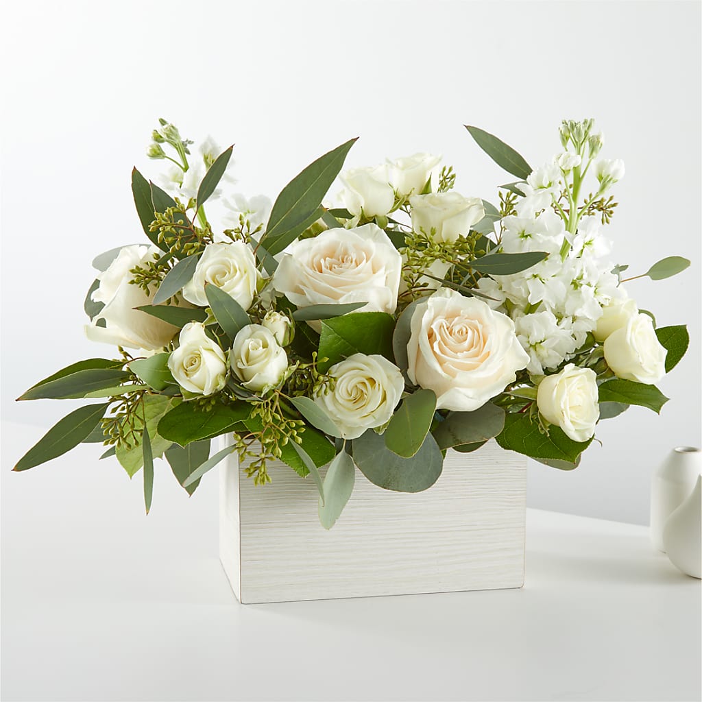 Fresh Linen Box Bouquet – KELLEN'S FLORIST INC, Hobart IN