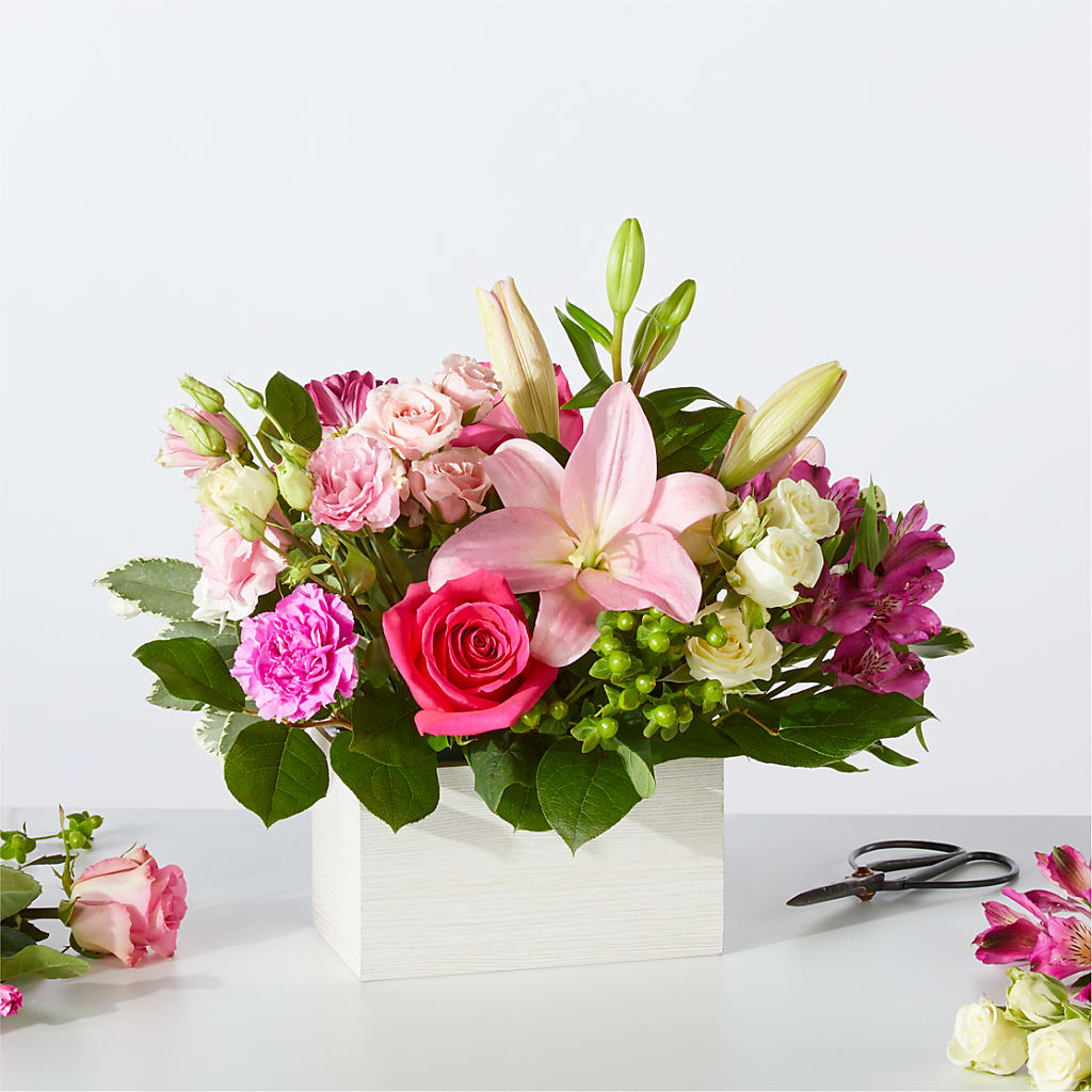 Sweetberry Box – A Florist Original – KELLEN'S FLORIST INC, Hobart IN