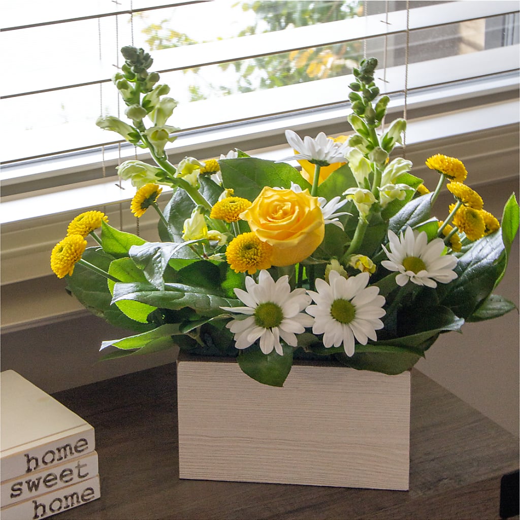 Sun Salutation Box Bouquet – KELLEN'S FLORIST INC, Hobart IN