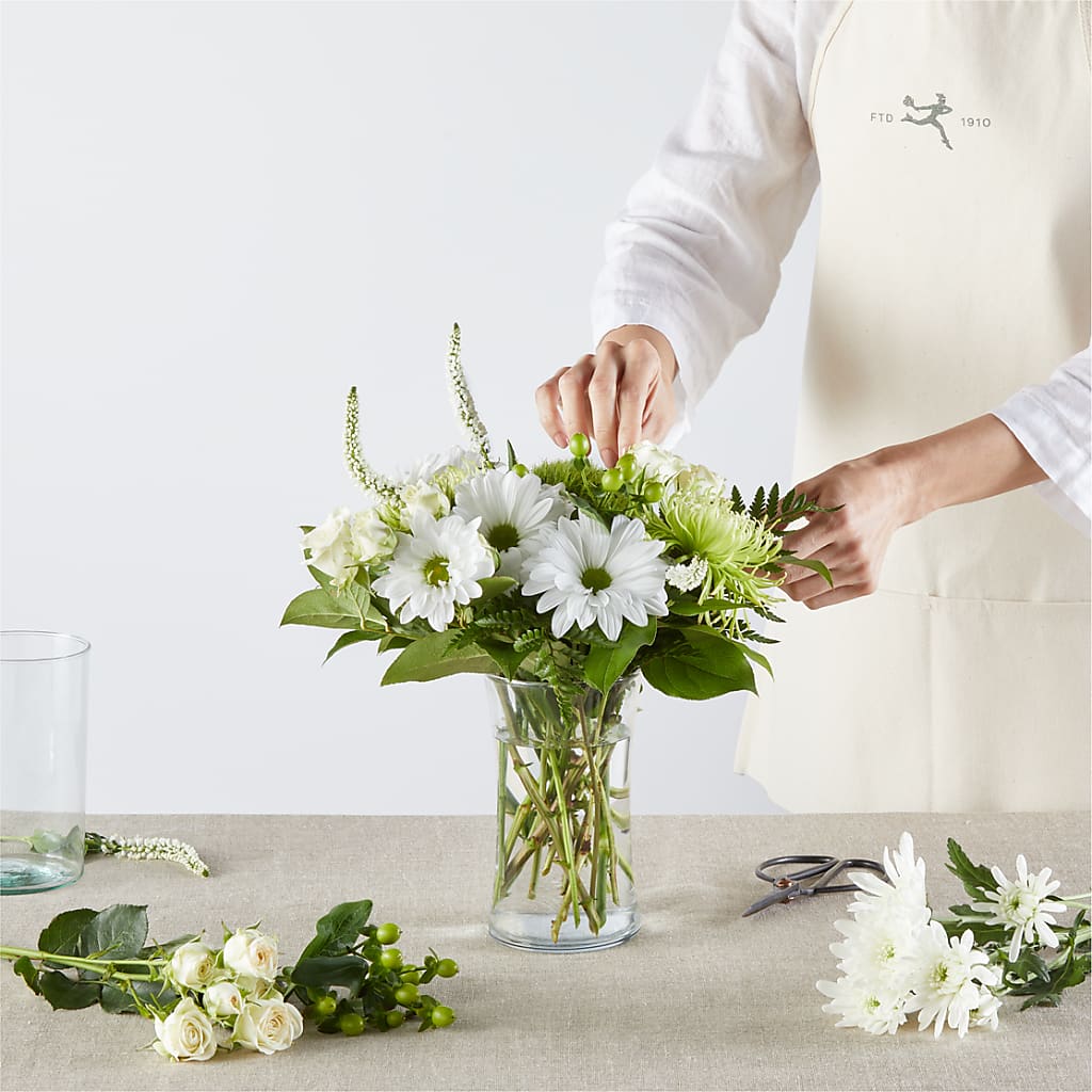 Irish Garden - A Florist Original – KELLEN'S FLORIST INC, Hobart IN