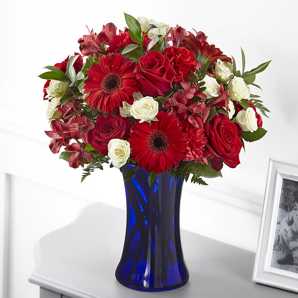 Hearts Embrace Bouquet – KELLEN'S FLORIST INC, Hobart IN