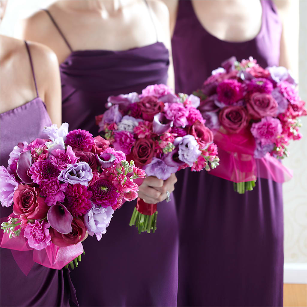 Bridesmaid's Garden Bouquet – KELLEN'S FLORIST INC, Hobart IN