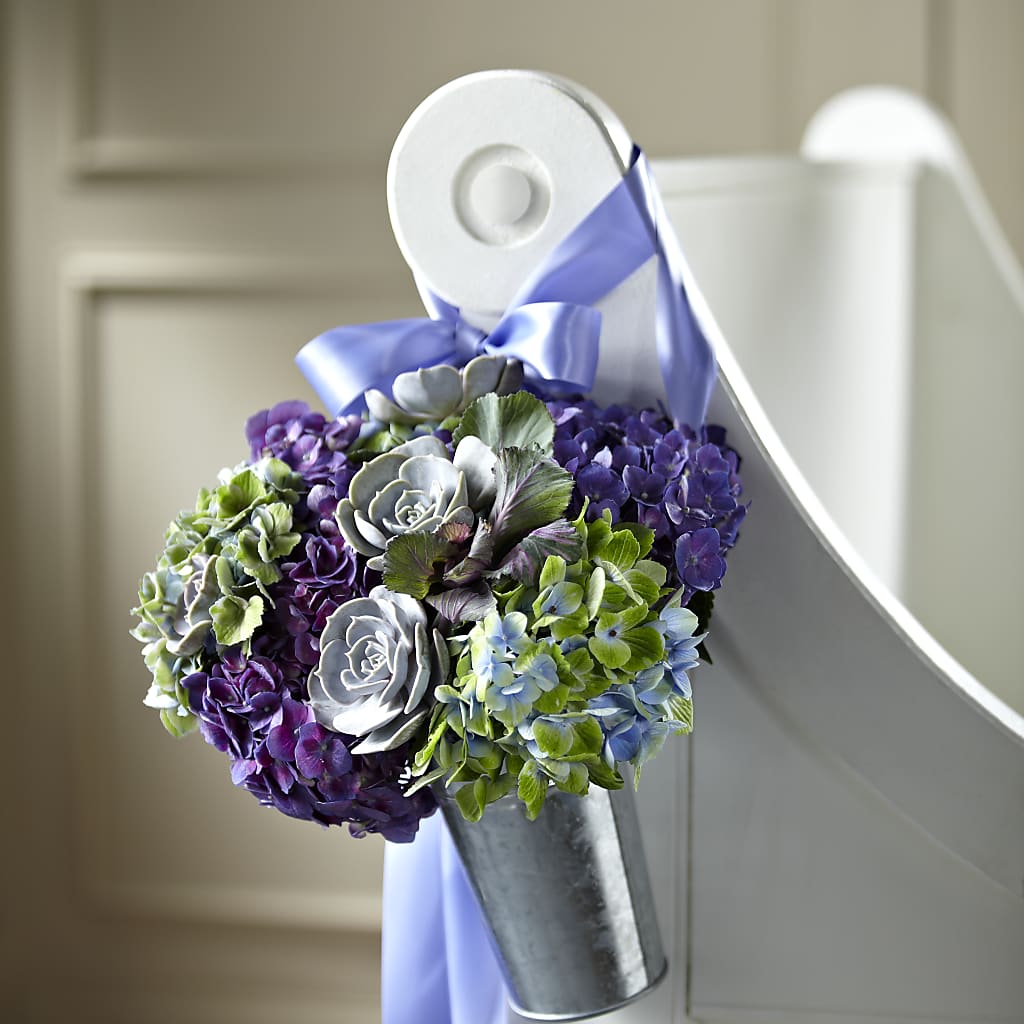 Declaration Pew Décor – KELLEN'S FLORIST INC, Hobart IN