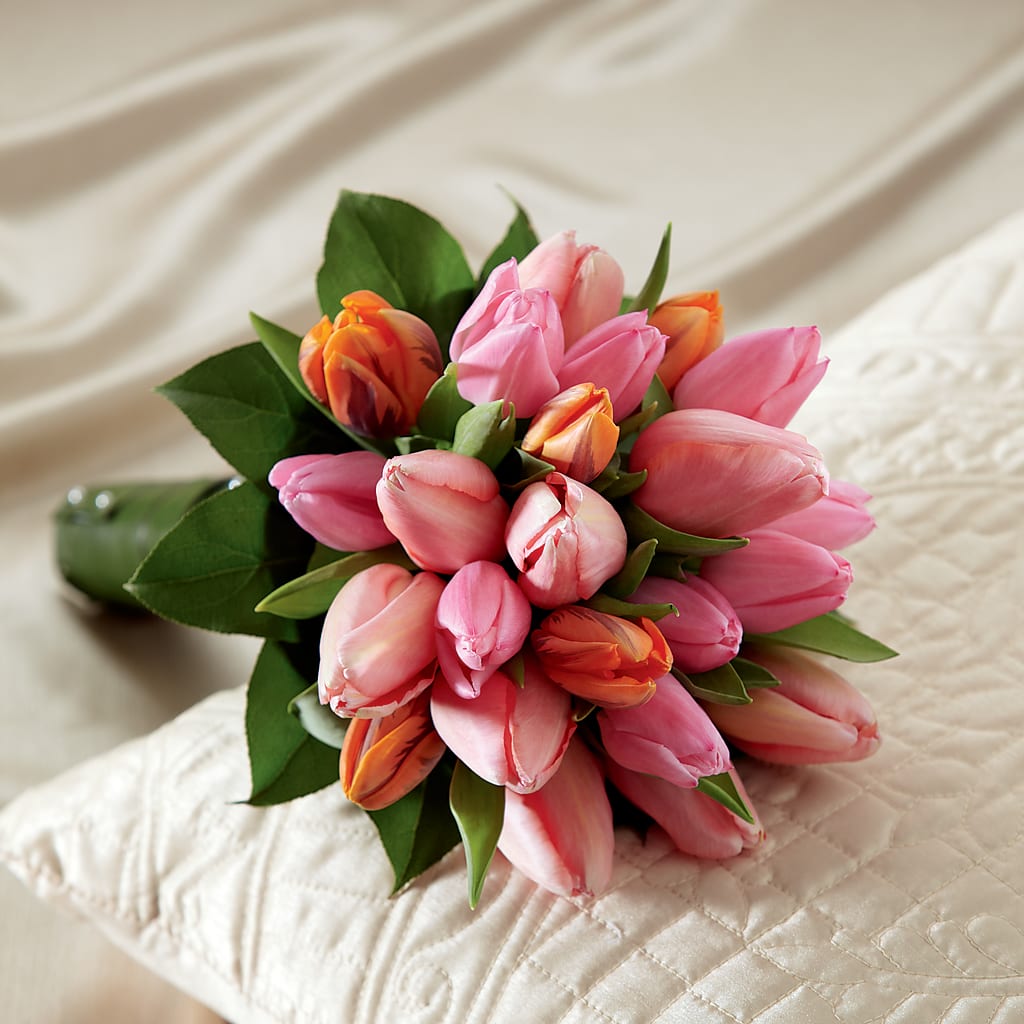 Embraceable Bouquet – KELLEN'S FLORIST INC, Hobart IN