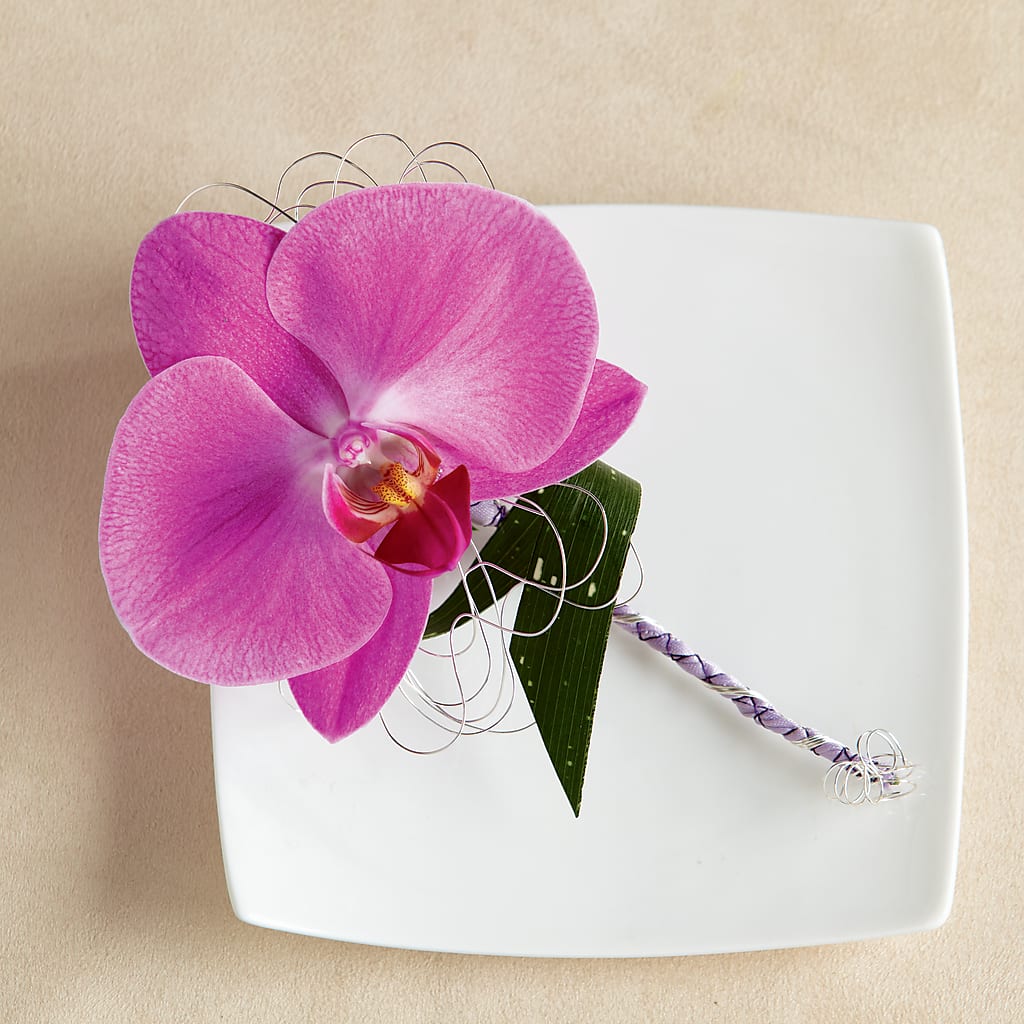 Glorious Boutonniere – KELLEN'S FLORIST INC, Hobart IN