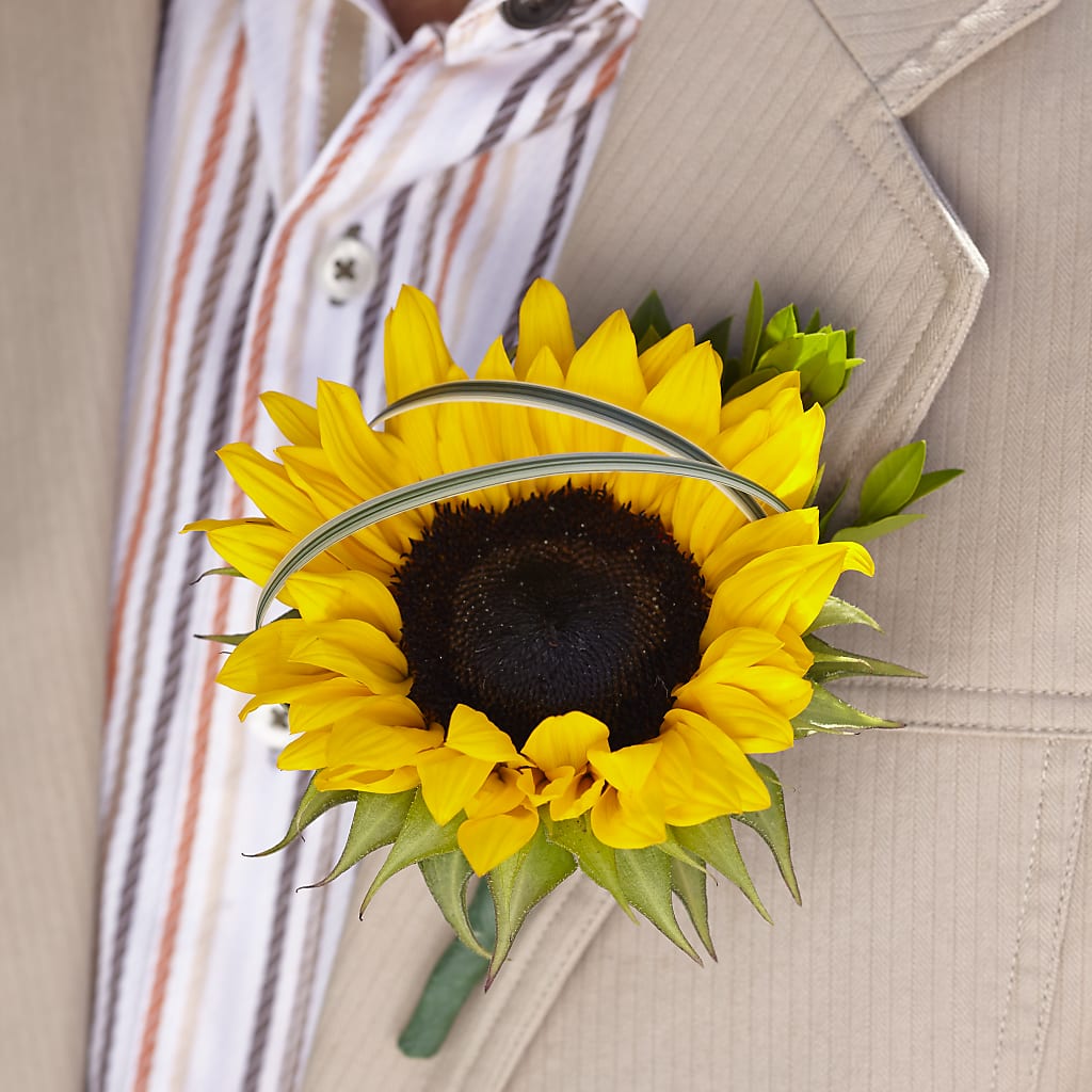 Free Spirit Boutonniere – KELLEN'S FLORIST INC, Hobart IN
