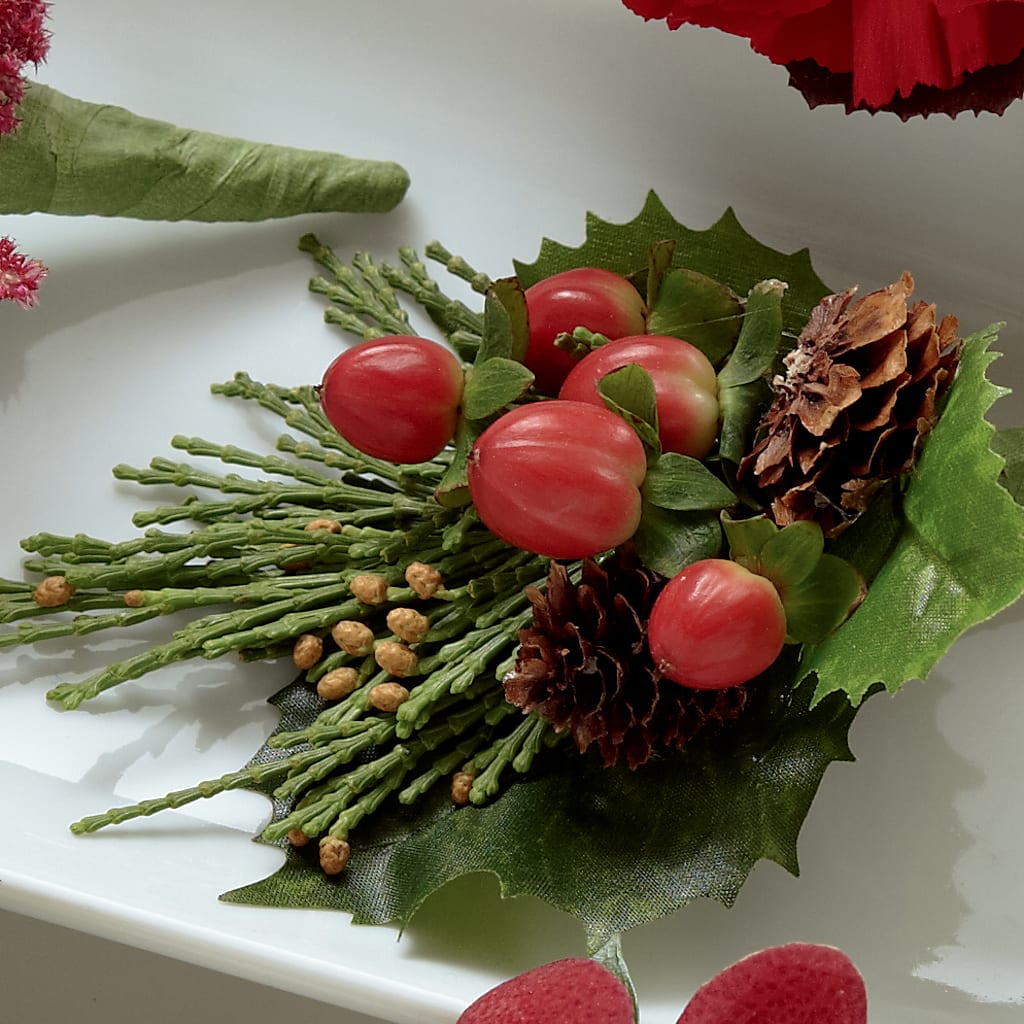 Red Berry Boutonniere – KELLEN'S FLORIST INC, Hobart IN