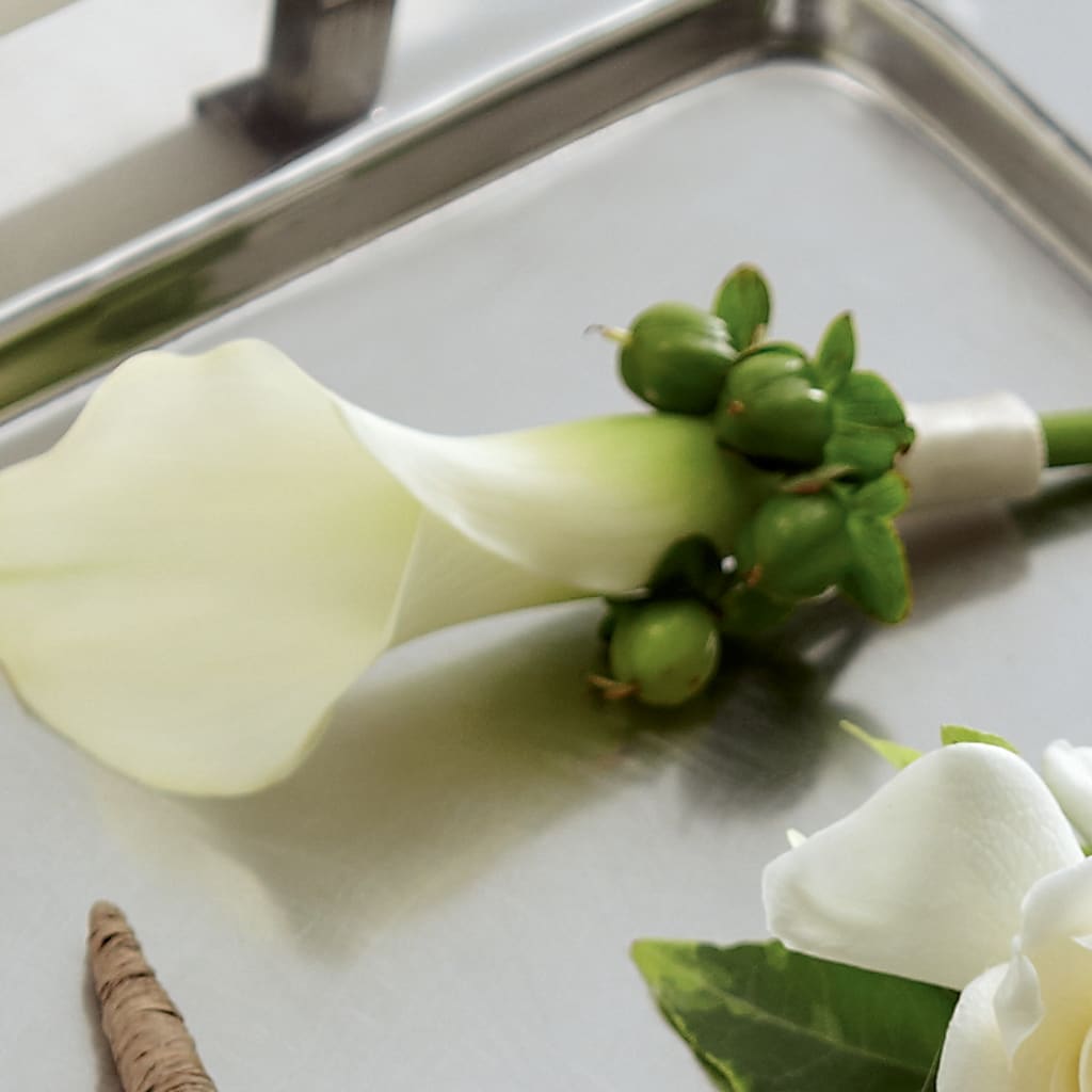 White Calla Boutonniere – KELLEN'S FLORIST INC, Hobart IN