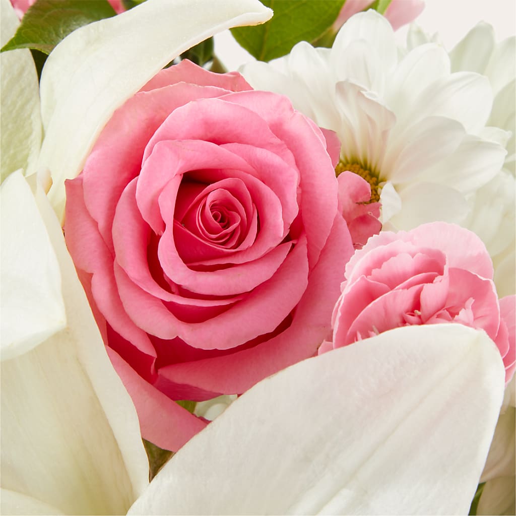 Whispers of Comfort Bouquet – KELLEN'S FLORIST INC, Hobart IN