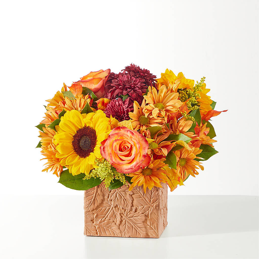 The Outdoors Bouquet – KELLEN'S FLORIST INC, Hobart IN
