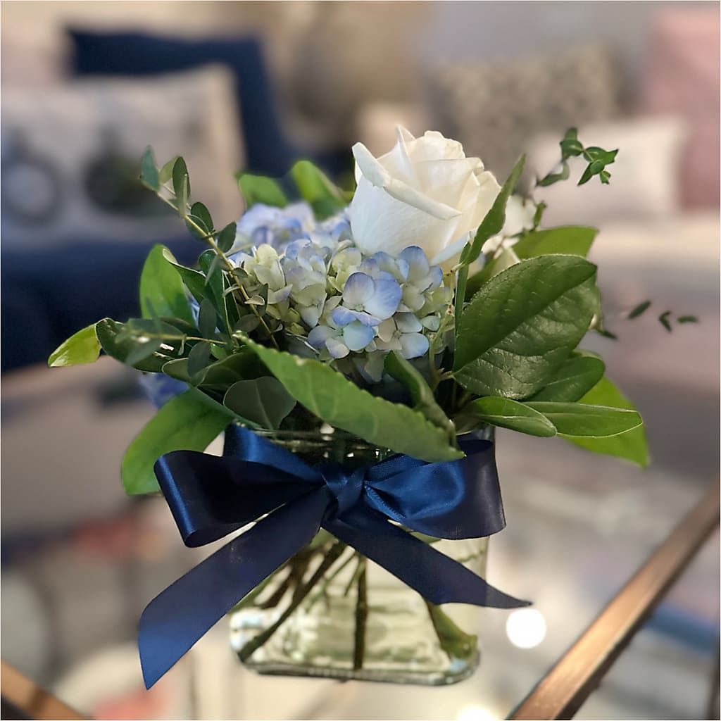 Sky Blue Delight Bouquet – KELLEN'S FLORIST INC, Hobart IN
