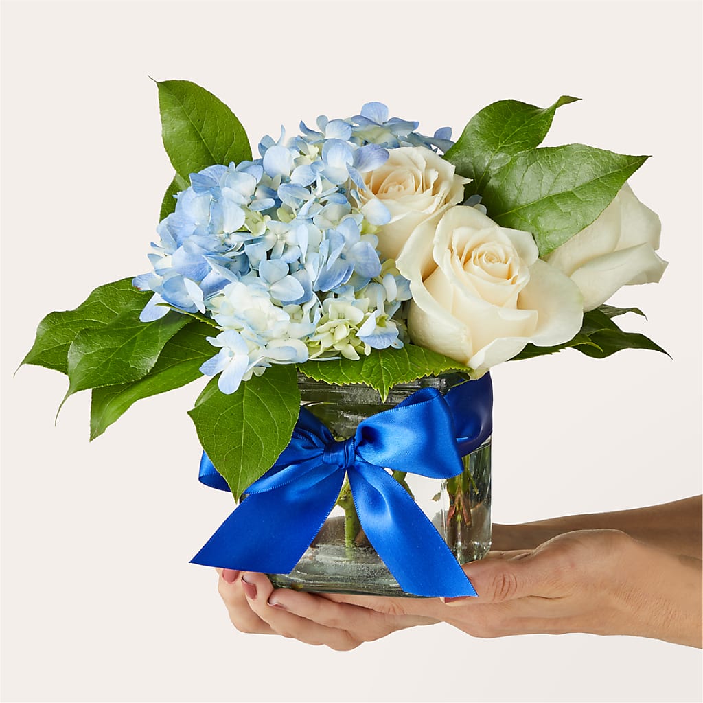 Sky Blue Delight Bouquet – KELLEN'S FLORIST INC, Hobart IN