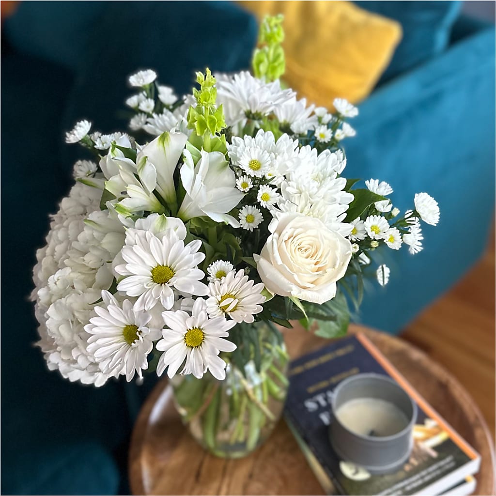 Classic Ivory – A Florist Original – KELLEN'S FLORIST INC, Hobart IN