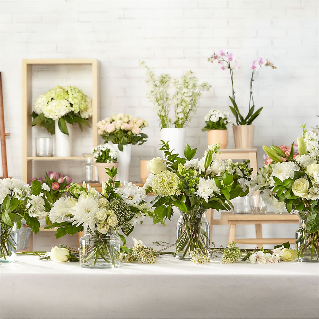 Classic Ivory – A Florist Original – KELLEN'S FLORIST INC, Hobart IN