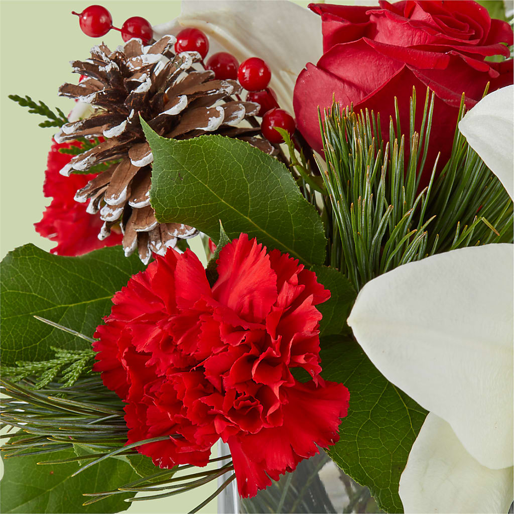 Glistening Icicles Bouquet – KELLEN'S FLORIST INC, Hobart IN