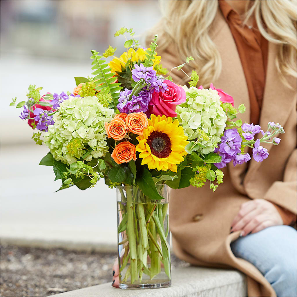 Vibrant Greetings Bouquet – KELLEN'S FLORIST INC, Hobart IN