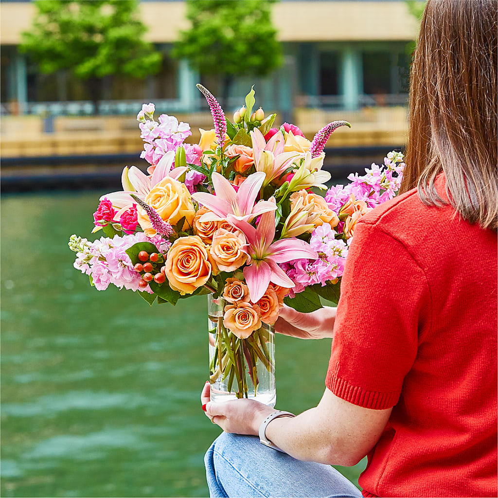 Bisous Bouquet – KELLEN'S FLORIST INC, Hobart IN