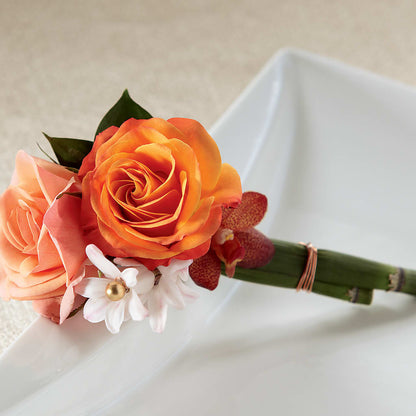 Sunset Dream Boutonniere – KELLEN'S FLORIST INC, Hobart IN